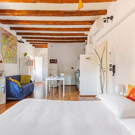 Monolocale Sui Tetti Di Bologna - Via Indipendenza Appartement Buitenkant foto