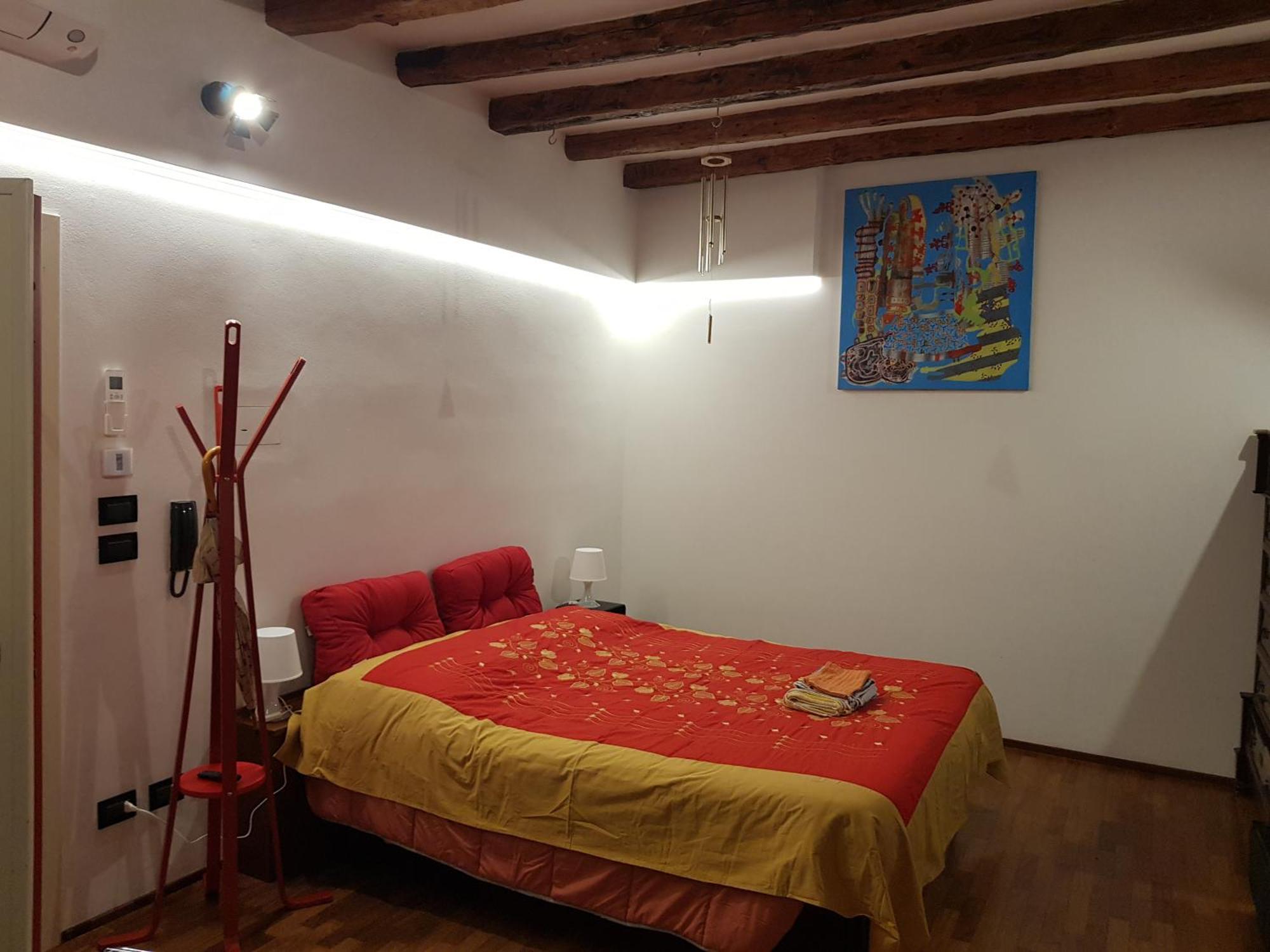 Monolocale Sui Tetti Di Bologna - Via Indipendenza Appartement Buitenkant foto