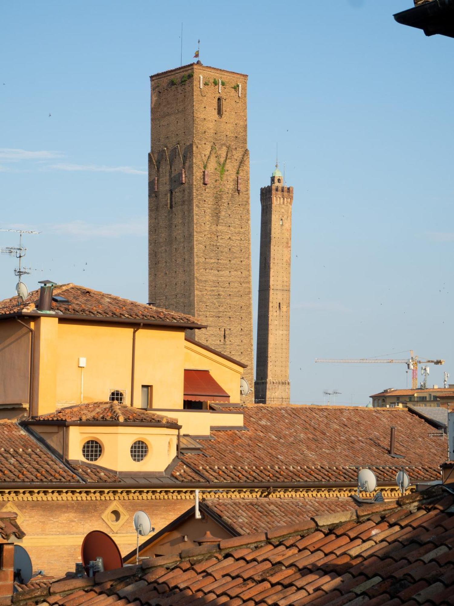 Monolocale Sui Tetti Di Bologna - Via Indipendenza Appartement Buitenkant foto