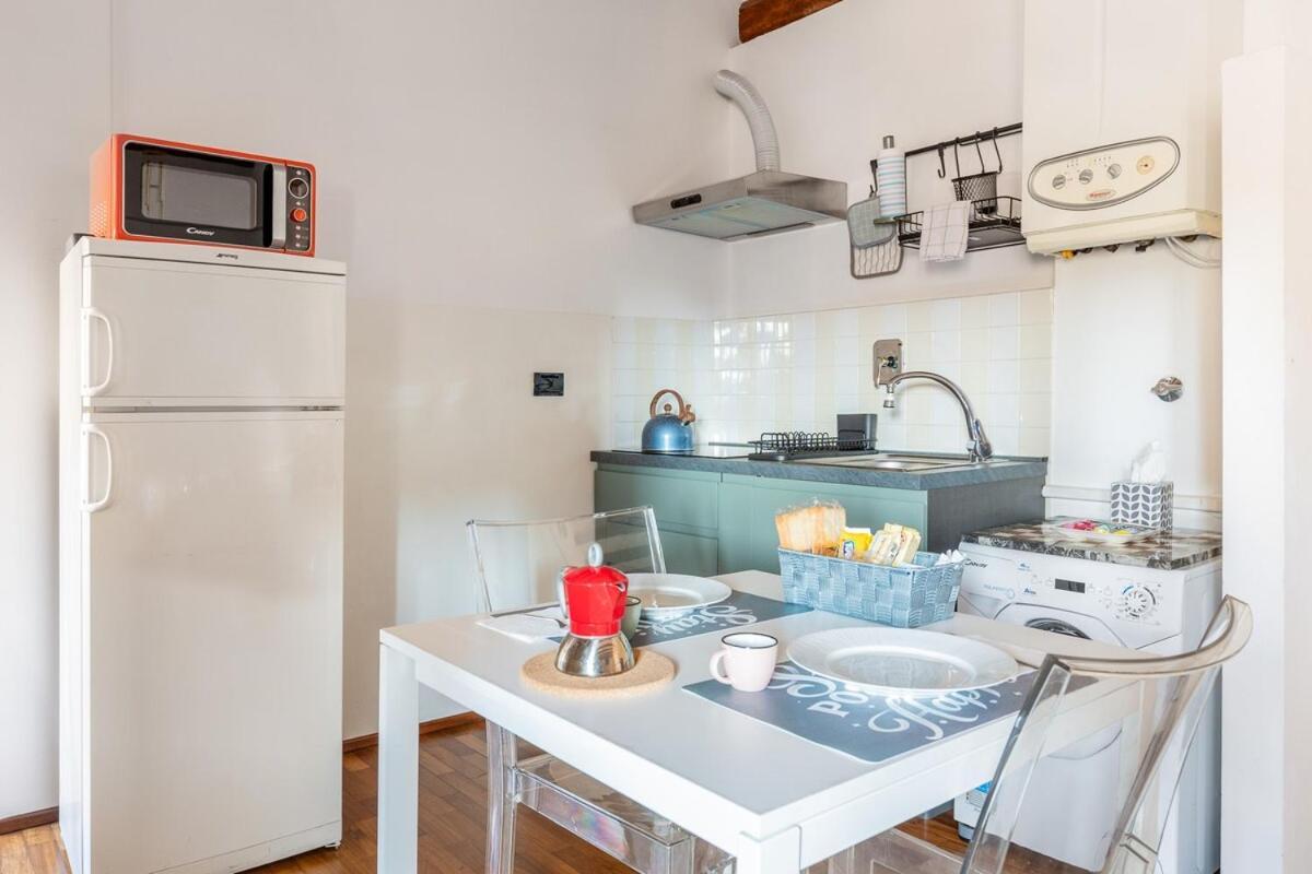 Monolocale Sui Tetti Di Bologna - Via Indipendenza Appartement Buitenkant foto