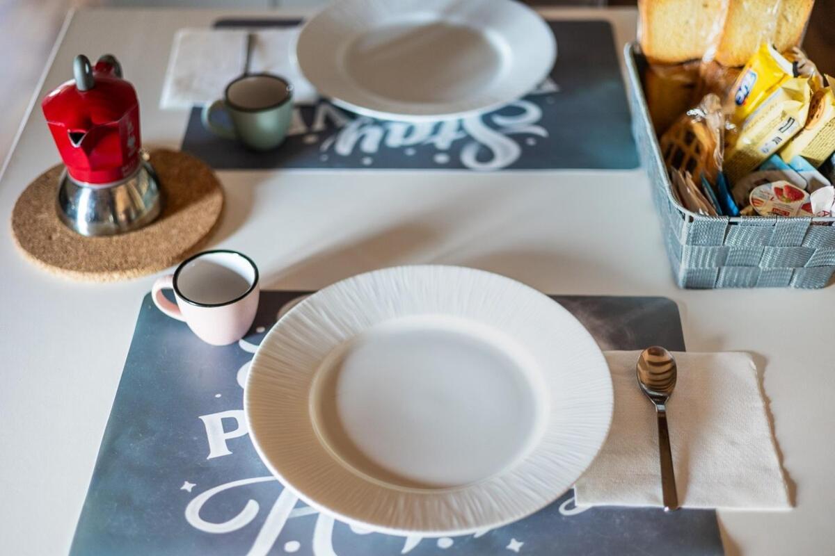 Monolocale Sui Tetti Di Bologna - Via Indipendenza Appartement Buitenkant foto