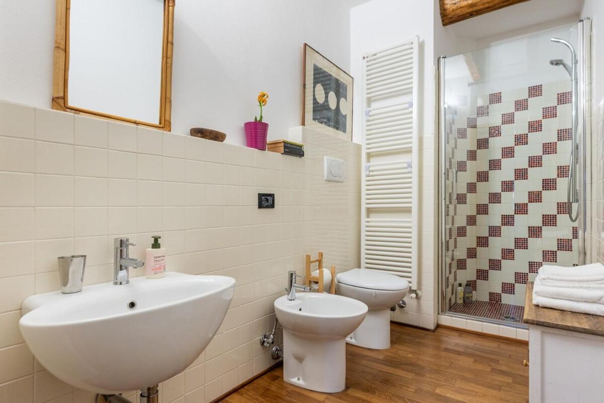 Monolocale Sui Tetti Di Bologna - Via Indipendenza Appartement Buitenkant foto