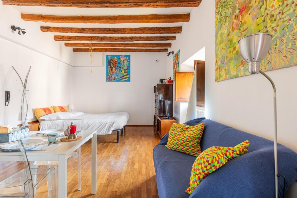 Monolocale Sui Tetti Di Bologna - Via Indipendenza Appartement Buitenkant foto
