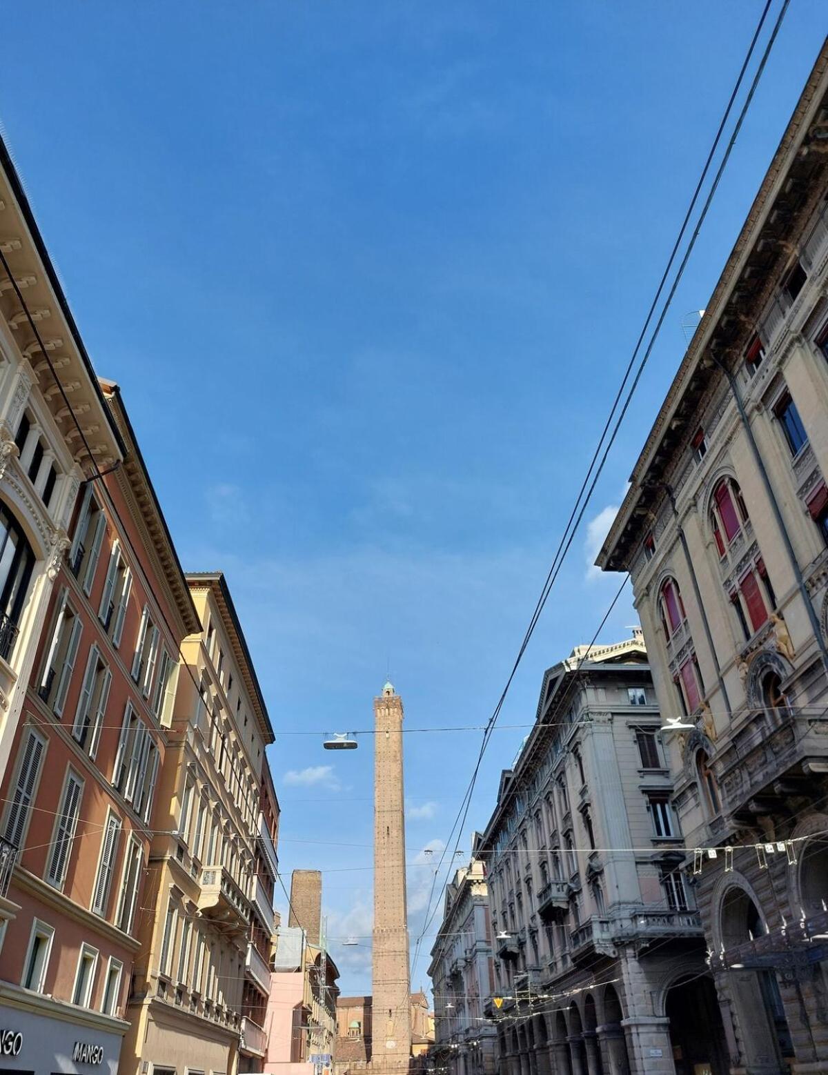 Monolocale Sui Tetti Di Bologna - Via Indipendenza Appartement Buitenkant foto