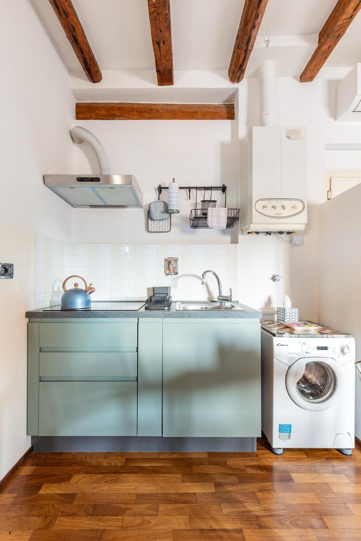 Monolocale Sui Tetti Di Bologna - Via Indipendenza Appartement Buitenkant foto