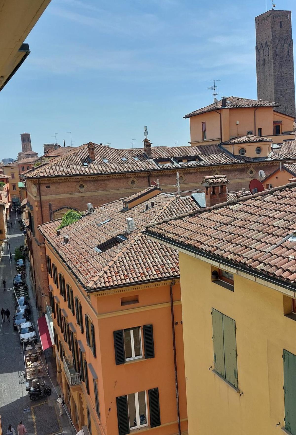 Monolocale Sui Tetti Di Bologna - Via Indipendenza Appartement Buitenkant foto